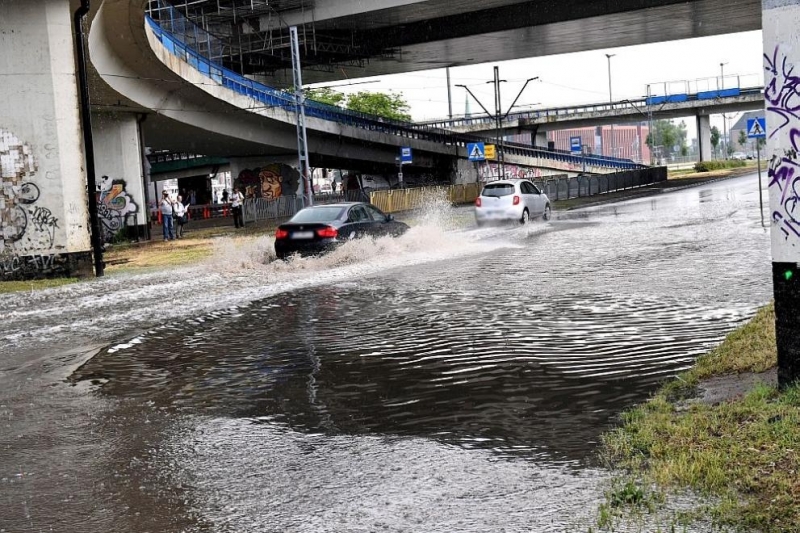 Един човек е загинал и десет са получили наранявания вследствие