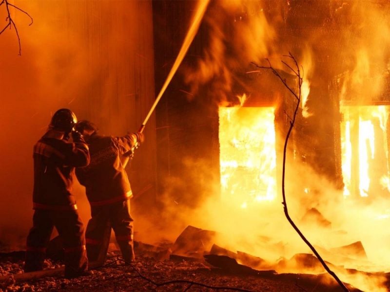 Пожар е бушувал в бившата градска баня в Белоградчик научи