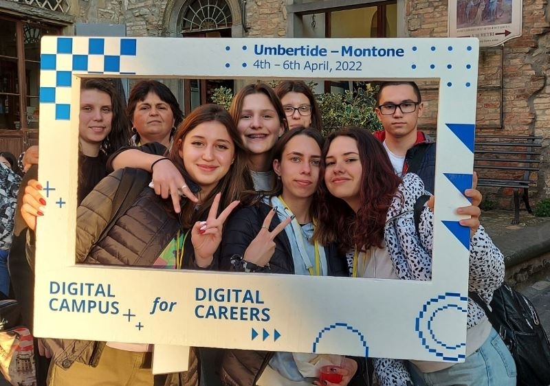 По покана на организаторите ученици от СУ Иван Вазов