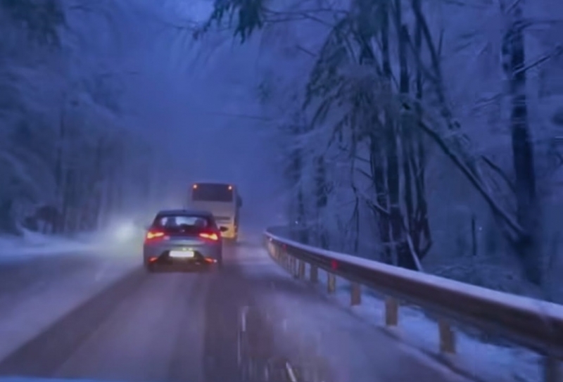 След истинското лято в началото на април зимата се завърна