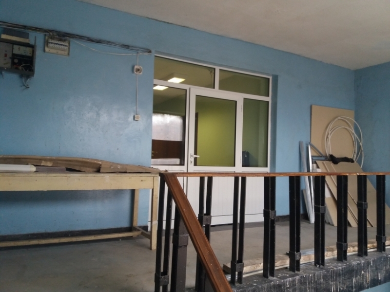 Частен съдебен изпълнител сложи на тезгяха огромен етаж от сграда