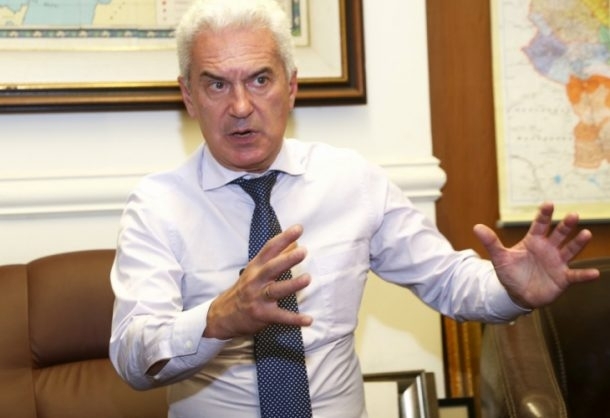 Има едни братя олигарси при които всеки който дойде на