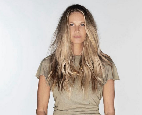 Има една специална порода жени за които времето или върви