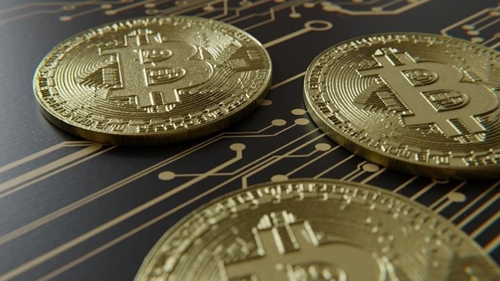 Биткойнът рязко поевтинява