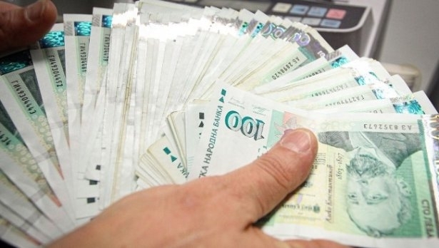 Полицаи издирват бандит, задигнал чанта с 5 бона от къща във Врачанско