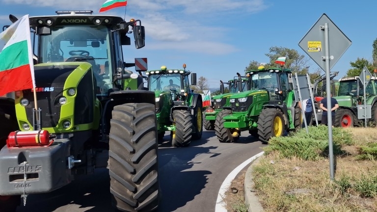 Земеделските производители обявиха край на протеста си Техни представители се