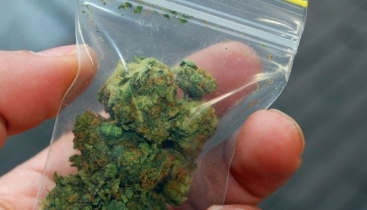 Заловиха врачанин криел наркотици в чантата си съобщиха от областната дирекция