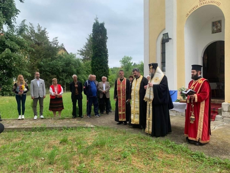 За 11 та година настоятелството на храм Св Георги Победоносец в