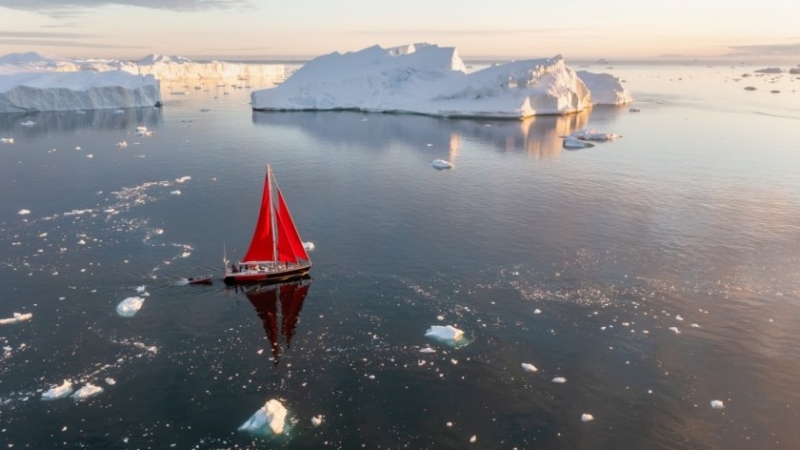 Ледената шапка на Гренландия губи с 20 повече лед
