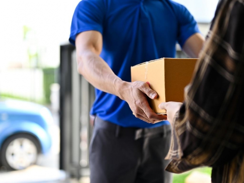 Повдигнаха обвинение на 35 годишен мъж който откраднал чанта от куриер