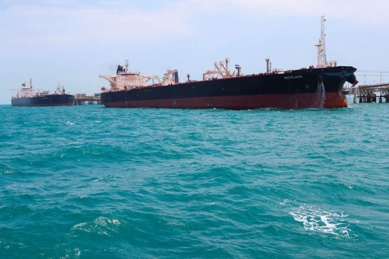 Иракските власти извършиха евакуация на петролен танкер след откриването на
