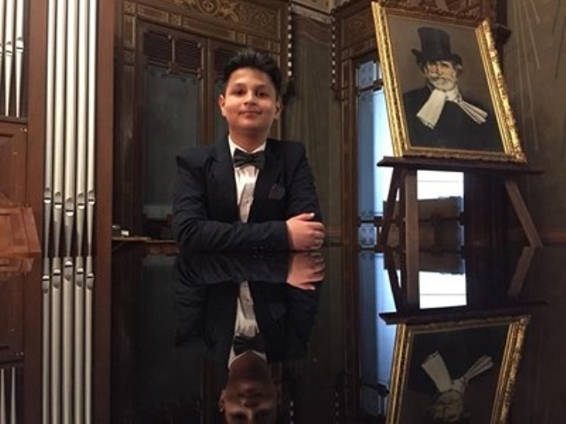 Сицилианското градче Ачи Катена до Катания и в подножието на