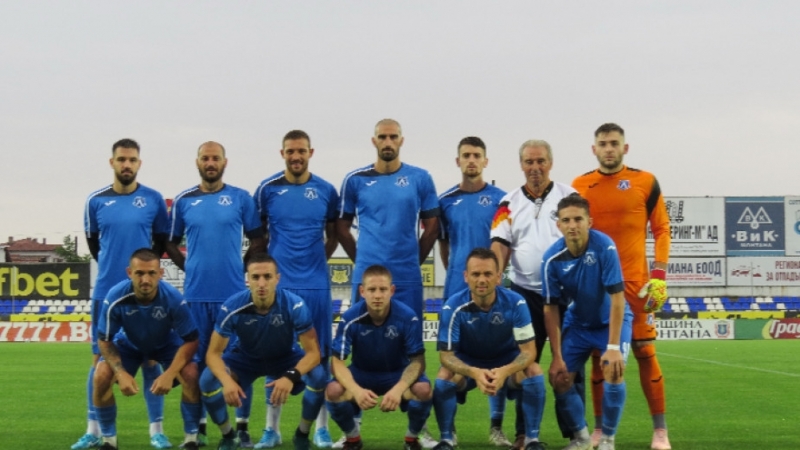 Гол със задна ножица на Александър Веселинов довърши Локомотив Дряново