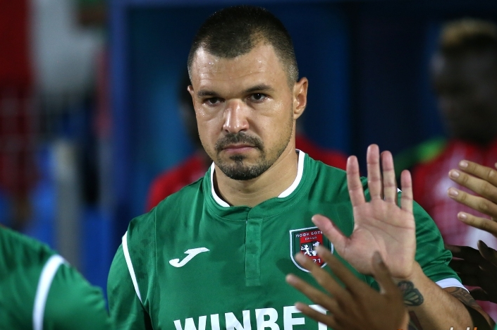 Българският нападател Валери Божинов е все по близо да се завърне