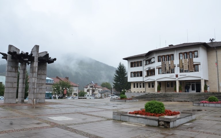 Общинскинските съветници в Чипровци взеха решение за всяко новородено дете