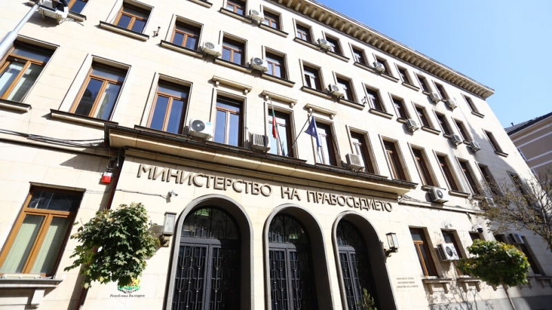 По малко от два месеца след назначаването ѝ Василка Шаламанова е