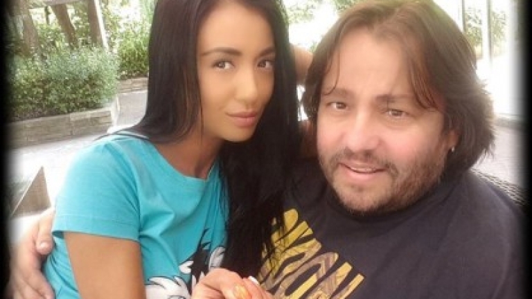 За стрелба с пистолет бирени бутилки и неприлични жестове срещу