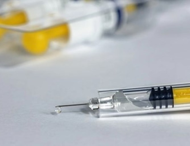 Над 100 милиона дози ваксина срещу КОВИД-19 вече са поставени