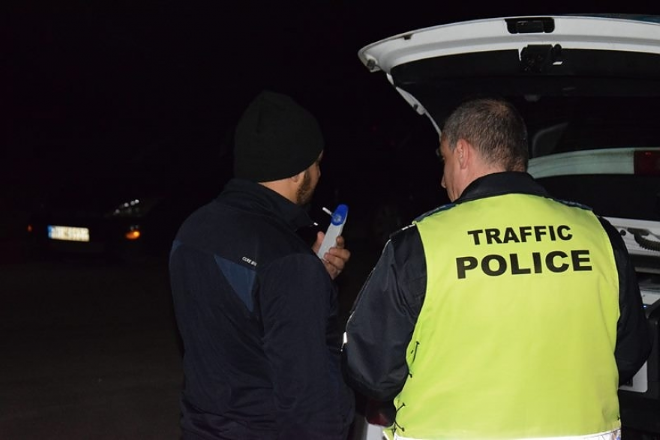 Тикнаха в ареста мъж седнал пиян зад волана във Врачанско
