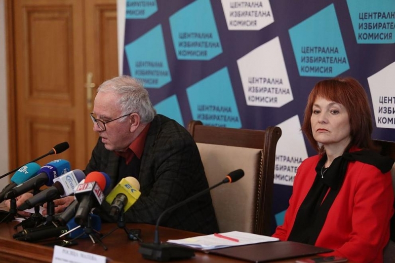 Централната избирателна комисия дава последен редовен брифинг преди изборите на