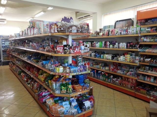 Частен съдебен изпълнител сложи на тезгяха магазин в центъра на