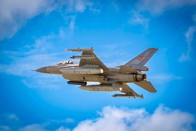 Изтребител F 16  е свалил дрон който е нарушил румънското