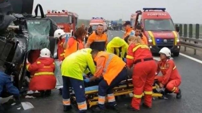 Фирмата собственик на микробуса превозващ българи който вчера катастрофира на магистрала