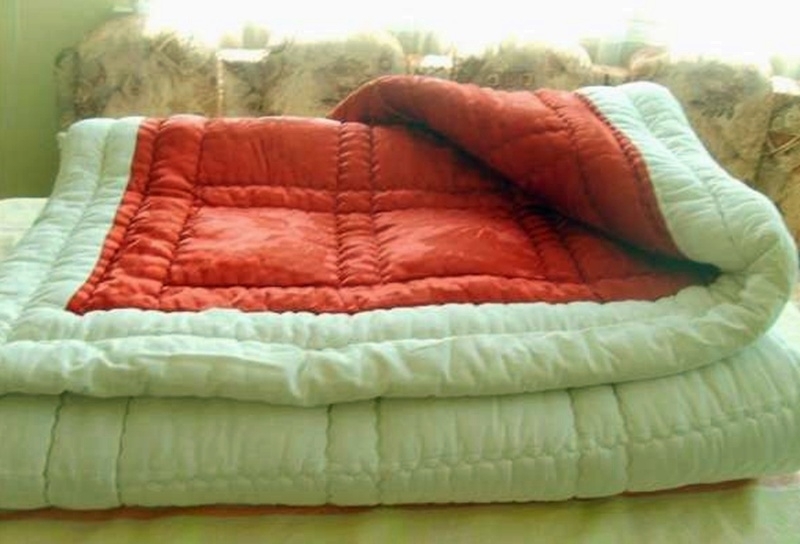 Хлапаци задигнаха юргани и одеяла за да се спасят от