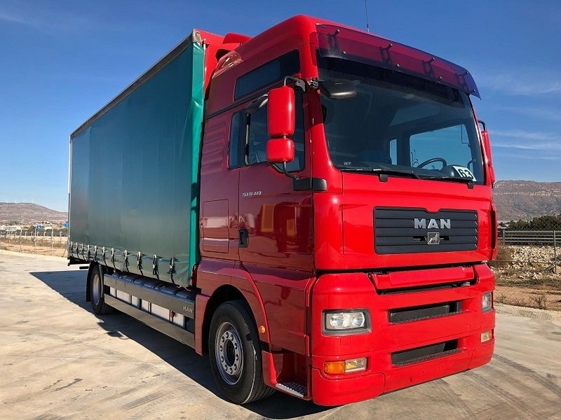 Камион който бил обявен на търг на НАП се оказал