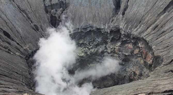 Американски учени откриха с помощта на радар под ледената покривка