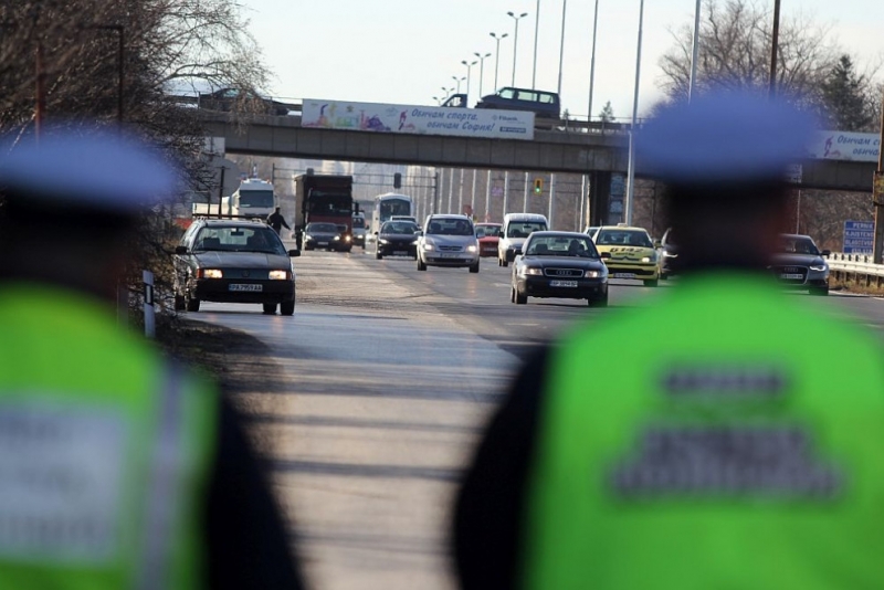 Тайни полицейски патрули с нови немаркирани коли ще снимат нарушителите
