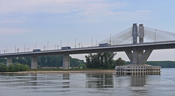 На границата с Румъния на ГКПП Дунав мост при