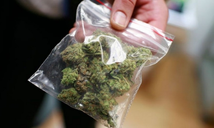 Полицаи тарашиха кола в монтанското село Медковец откриха 7 топчета