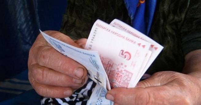 30 от домакинствата в България са с общ доход на лице