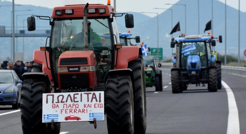 Земеделските производители от Гърция започнаха да се изтеглят от блокадите