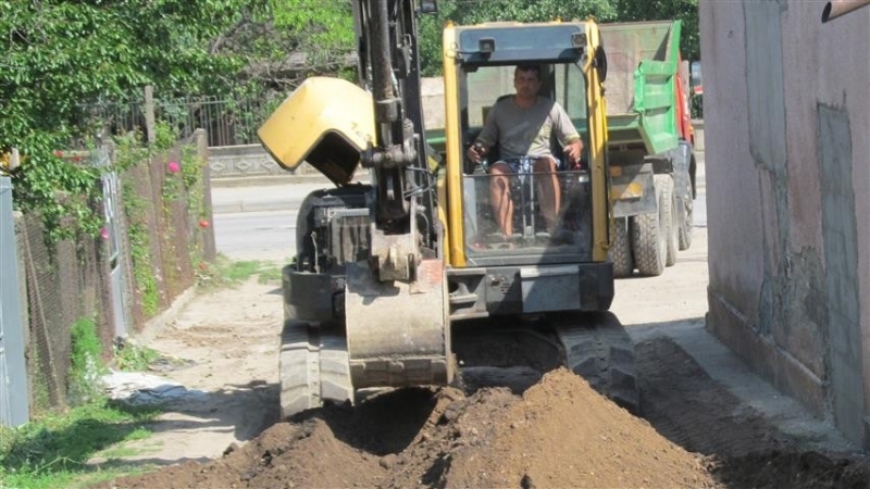 В момента се извършват ремонтни дейности по водопровода и канализацията