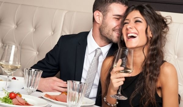 Излизате с мъж в развод Добрата новина е че той