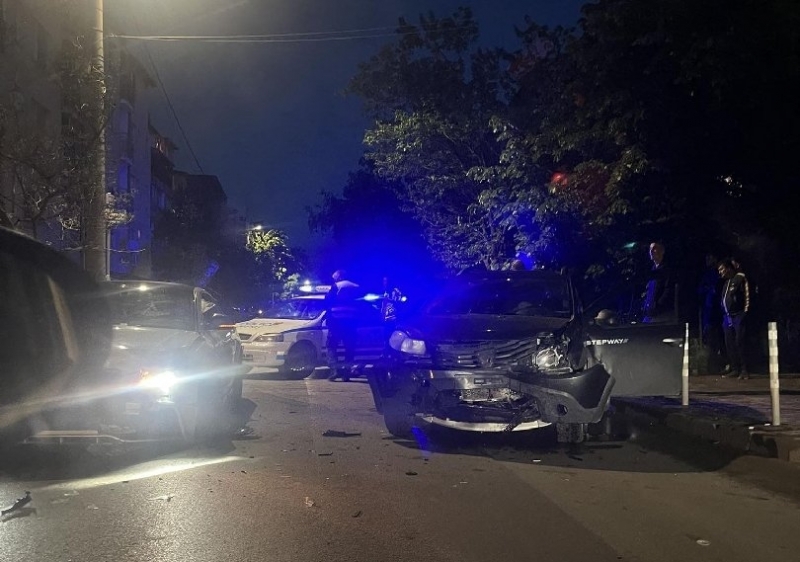 Заради несъобразена скорост: Ломчанин помете с колата си пешеходец във Видинско, столични лекари се борят за живота му