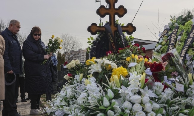 Руски православен свещеник, отслужил през март възпоменателна служба в памет