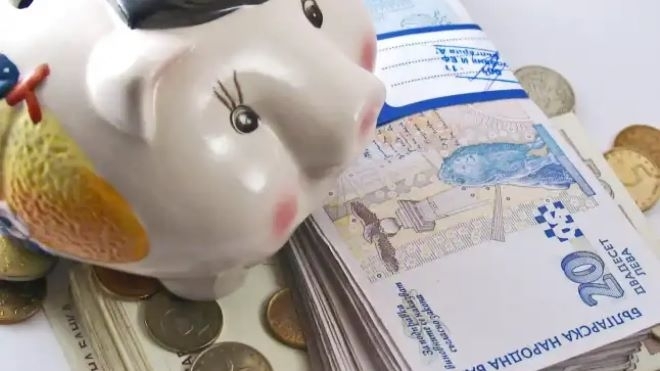 Еврото идва, парите излизат изпод дюшека – рекордни депозити в банките