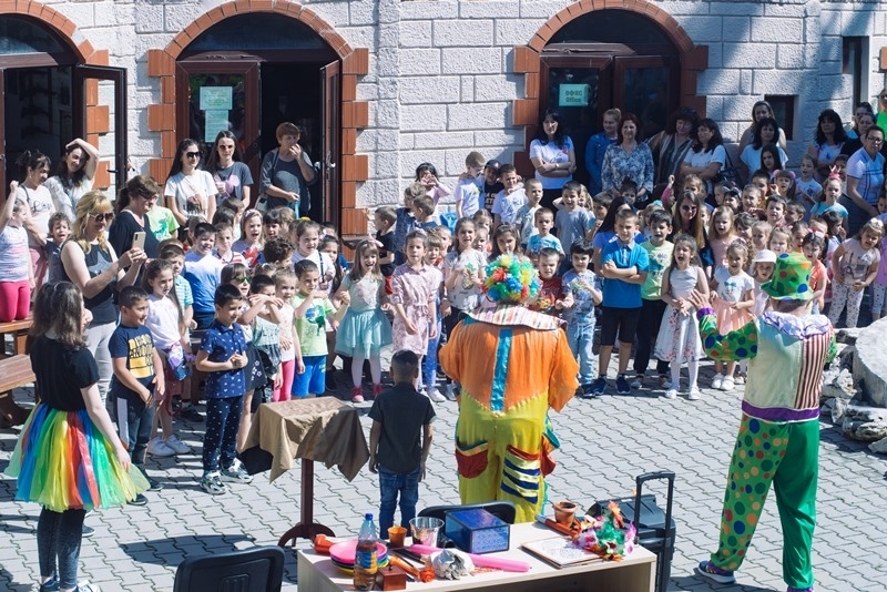 В Международния ден на детето 1 юни Община Мездра