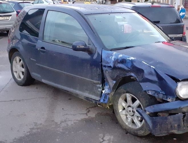 Бандит от Лом открадна автомобил удари го и го върна