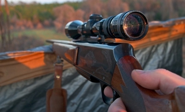 По време на лов за дребен дивеч е прострелян ловец