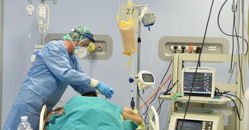 702 са починалите лица при които е бил констатиран новият