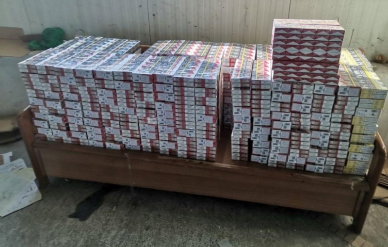 4360 къса контрабандни цигари задържаха митнически служители при два случая в