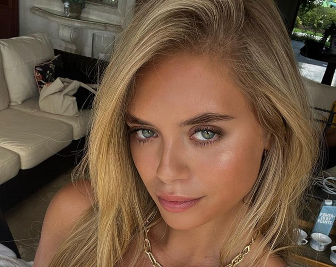 Красавицата с босненски корени Лайла Хасонович има феномелна гръдна обиколка 24 годишната