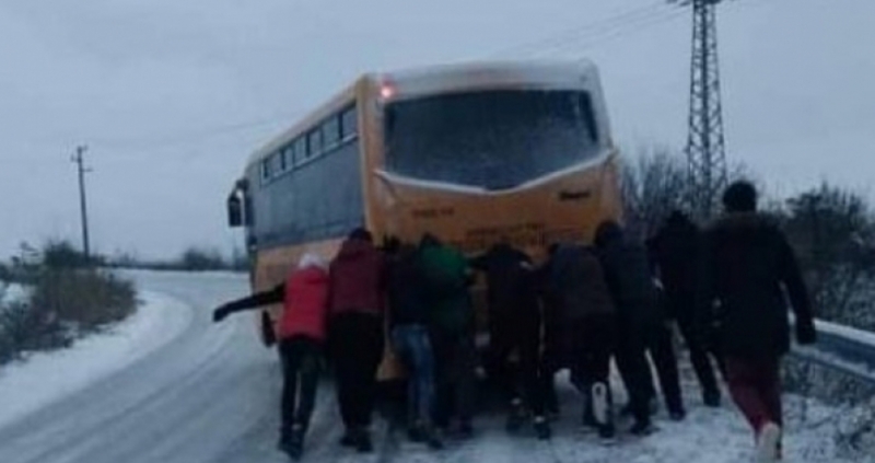 В екстремно изживяване се е превърнало придвижването на ученици от