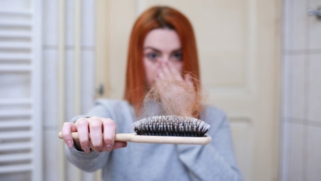 Едва ли се замисляте когато миете косата си докато си