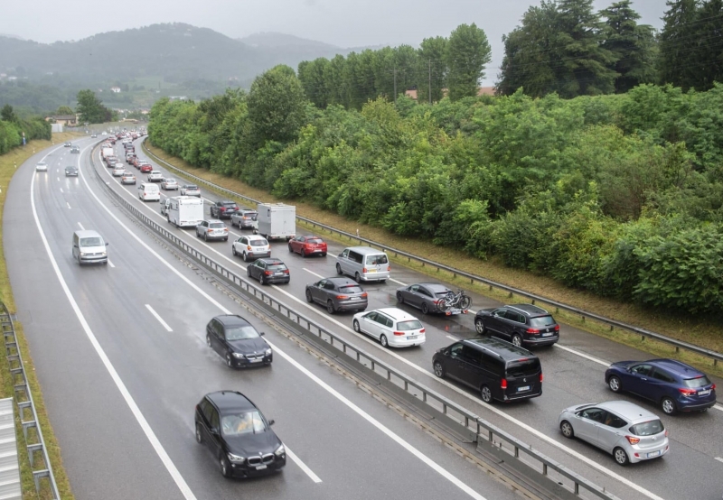В почивните дни за Коледа и Нова година: Ограничават движението на камиони по магистралите