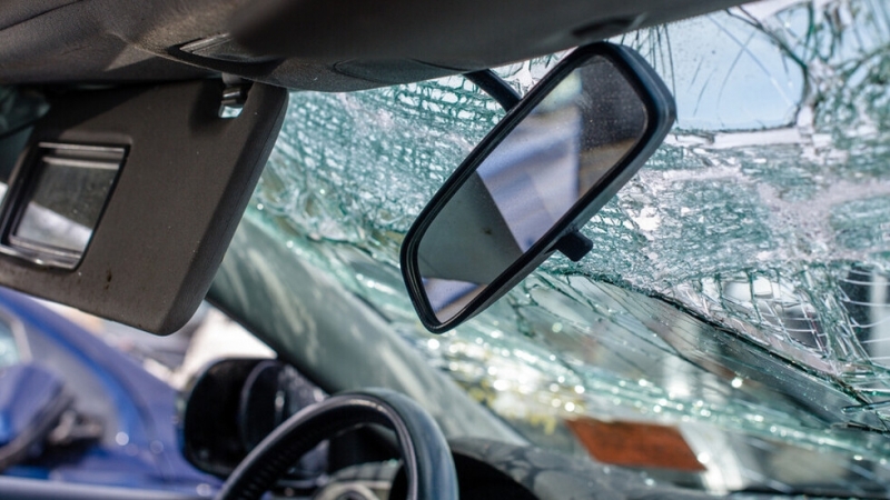 Шофьор е в болница след като пострадал при катастрофа на